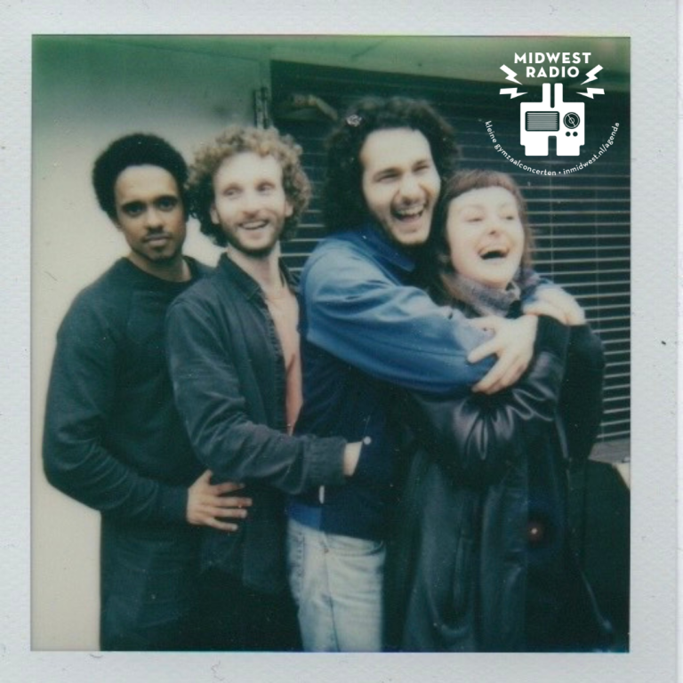 Midwest Radio Gymzaalconcerten: Barren Sea + Magnoliac