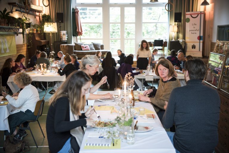 Het Filosofisch Diner: Data in de zorg: A.I. als arts?